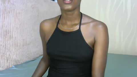 Snapshot of honeypie78 chatting on 09-19-25, 04:03 Becky online show from 09-19-25, 04:03