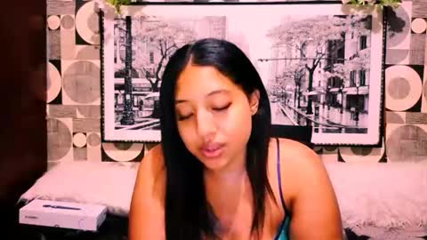 Snapshot of honeyrae01 chatting on 01-18-26, 06:55 honeyrae01 online show from 01-18-26, 06:55