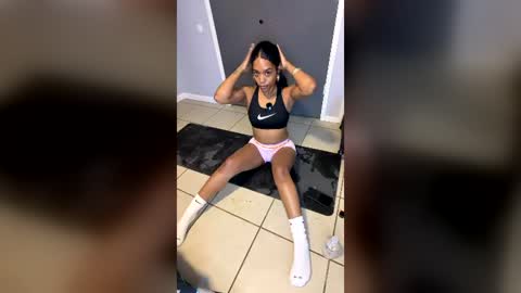 Snapshot of honeyrayxx chatting on 07-21-26, 06:27 honeyrayxx online show from 07-21-26, 06:27