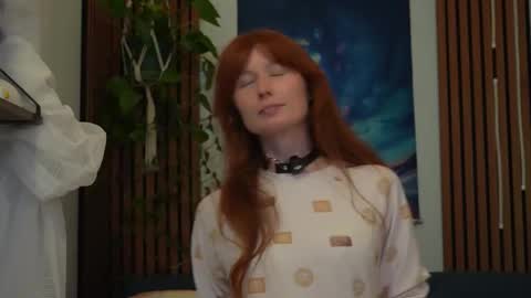 Snapshot of honeyumtoast chatting on 11-27-25, 05:20 Noelle online show from 11-27-25, 05:20