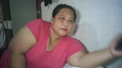 Snapshot of honeyvonz chatting on 06-21-26, 12:35 Merry online show from 06-21-26, 12:35