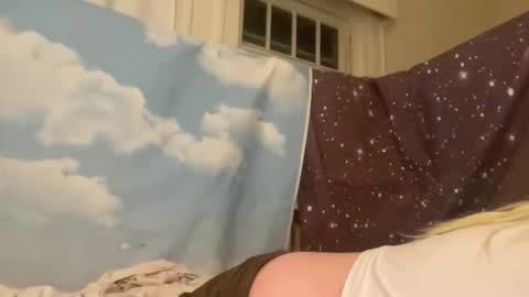 Snapshot of honeyxlimbed chatting on 05-15-26, 05:58 Emi Rose online show from 05-15-26, 05:58