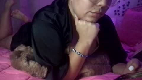 honeyyy89 online show from 11-17-25, 01:22