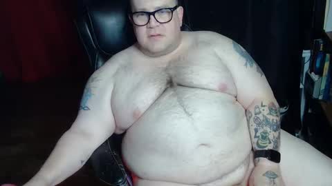 Snapshot of hoosierdaddyxl chatting on 12-11-24, 05:43 Sir online show from 12-11-24, 05:43