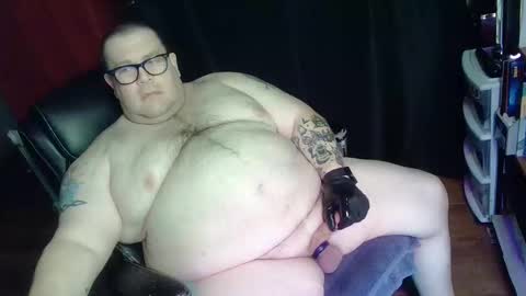 Snapshot of hoosierdaddyxl chatting on 12-29-24, 06:14 Sir online show from 12-29-24, 06:14