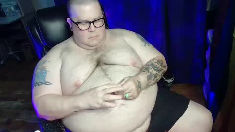 Snapshot of hoosierdaddyxl chatting on 09-08-25, 06:18 Sir online show from 09-08-25, 06:18