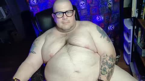 Snapshot of hoosierdaddyxl chatting on 09-19-25, 04:14 Sir online show from 09-19-25, 04:14