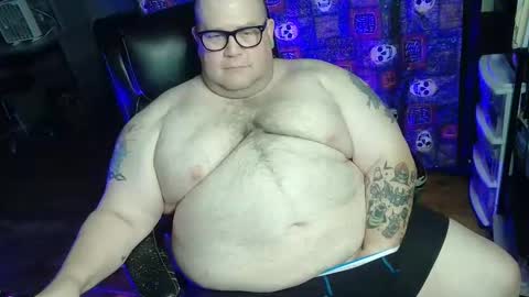 Snapshot of hoosierdaddyxl chatting on 09-24-25, 04:32 Sir online show from 09-24-25, 04:32