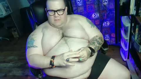 Snapshot of hoosierdaddyxl chatting on 09-29-25, 07:08 Sir online show from 09-29-25, 07:08