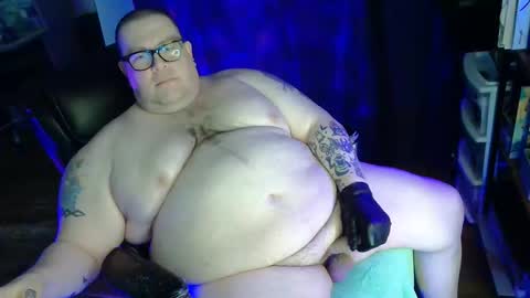 Snapshot of hoosierdaddyxl chatting on 03-18-26, 06:11 Sir online show from 03-18-26, 06:11