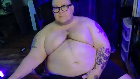 Snapshot of hoosierdaddyxl chatting on 04-10-26, 04:12 Sir online show from 04-10-26, 04:12