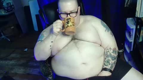 Snapshot of hoosierdaddyxl chatting on 04-14-26, 05:08 Sir online show from 04-14-26, 05:08