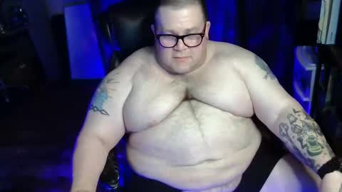 Snapshot of hoosierdaddyxl chatting on 05-05-26, 05:54 Sir online show from 05-05-26, 05:54