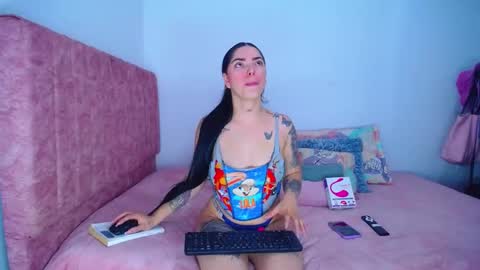 Snapshot of hoot_alicee chatting on 10-01-25, 09:32 ONLYFANS online show from 10-01-25, 09:32