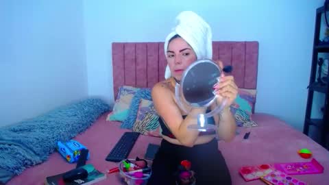 Snapshot of hoot_alicee chatting on 11-23-25, 09:03 ONLYFANS online show from 11-23-25, 09:03