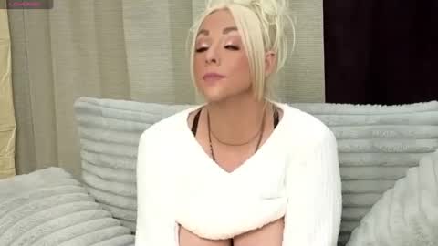 Snapshot of hopedayleexo chatting on 10-06-25, 09:12 Hope Daylee online show from 10-06-25, 09:12