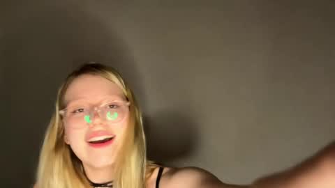 Snapshot of horney_audrey chatting on 01-09-25, 12:25 Audrey online show from 01-09-25, 12:25