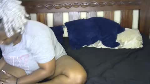 Snapshot of horney_soul chatting on 11-19-25, 09:09 Bianca Spice online show from 11-19-25, 09:09