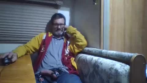 Snapshot of horneyjoe48 chatting on 11-25-25, 05:18 joey online show from 11-25-25, 05:18