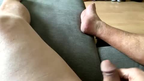 Snapshot of horny_147 chatting on 10-10-25, 11:42 Cum suck Me off online show from 10-10-25, 11:42