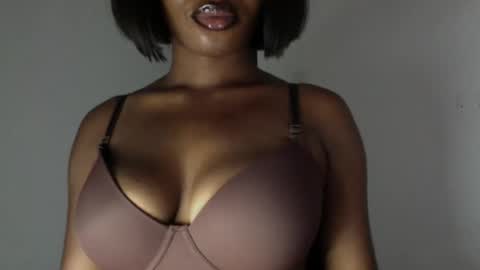 Snapshot of horny_goddess_delilah chatting on 05-26-26, 03:24 delilah online show from 05-26-26, 03:24