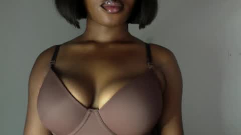 Snapshot of horny_goddess_delilah chatting on 05-27-26, 08:06 delilah online show from 05-27-26, 08:06