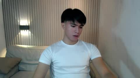 Snapshot of horny_jamesxx chatting on 07-08-26, 01:04 cum boy james online show from 07-08-26, 01:04
