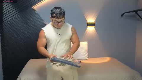 horny_nick18 online show from 03-04-26, 12:11