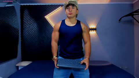 Snapshot of horny_nick18 chatting on 06-08-26, 01:00 horny_nick18 online show from 06-08-26, 01:00