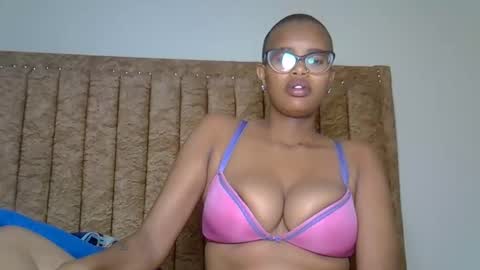 Snapshot of horny_sexy_baby chatting on 12-19-25, 01:56 horny_sexy_baby online show from 12-19-25, 01:56