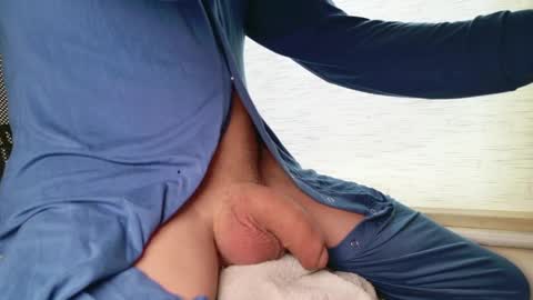 Snapshot of horny_throb chatting on 03-31-26, 12:05 horny_throb online show from 03-31-26, 12:05