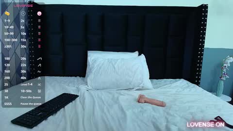 Khloe  online show from 12-23-24, 10:55