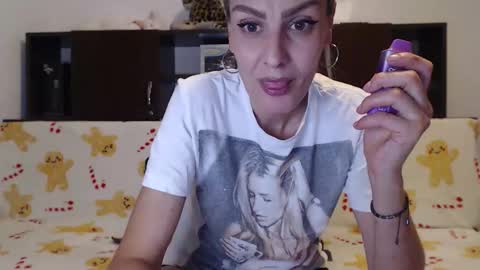 Snapshot of hornygirllx chatting on 10-11-25, 06:50 AshlineKatte online show from 10-11-25, 06:50