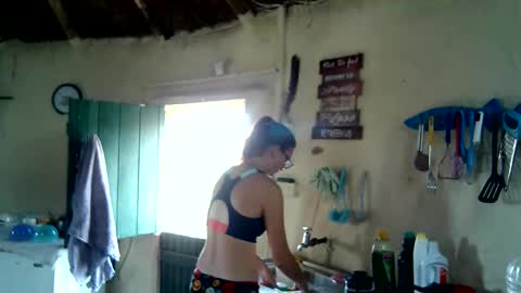 Snapshot of hornyhippies0080 chatting on 09-20-25, 06:25 Nix D online show from 09-20-25, 06:25