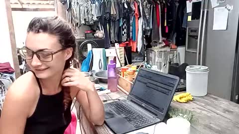 Snapshot of hornyhippies0080 chatting on 11-16-25, 07:25 Nix D online show from 11-16-25, 07:25