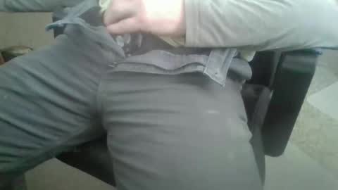 Snapshot of hornyhubby1001 chatting on 12-19-25, 07:10 hornyhubby1001 online show from 12-19-25, 07:10