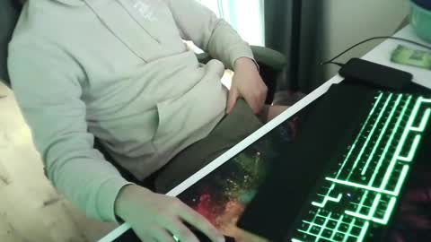 Snapshot of hornyman1998_03 chatting on 03-14-26, 10:10 hornyman1998_03 online show from 03-14-26, 10:10