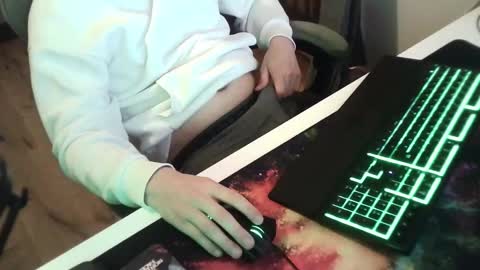 Snapshot of hornyman1998_03 chatting on 03-26-26, 06:13 hornyman1998_03 online show from 03-26-26, 06:13