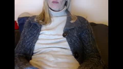 Snapshot of hornyssima chatting on 01-18-25, 04:31 Hornyssima online show from 01-18-25, 04:31