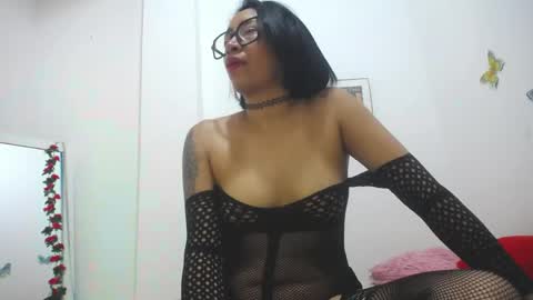 Snapshot of hornywife_ chatting on 05-12-26, 02:14 Agatha online show from 05-12-26, 02:14
