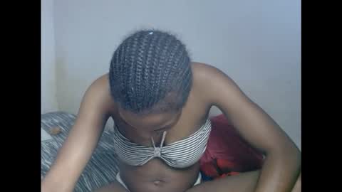 Snapshot of hornyxbum chatting on 11-25-25, 12:27 hornyxbum online show from 11-25-25, 12:27