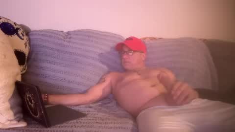 hoss43040 online show from 09-24-25, 01:09