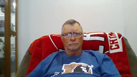 Snapshot of hot4tightholes chatting on 05-15-26, 12:45 hot4tightholes online show from 05-15-26, 12:45
