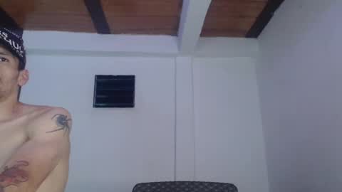 Snapshot of hot_angels___ chatting on 02-04-25, 04:05 angels online show from 02-04-25, 04:05