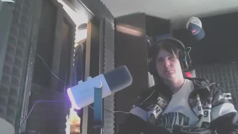 Hot boy 2002 online show from 02-18-25, 12:06