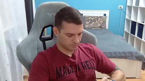 hot_cap_77 online show from 12-05-25, 06:04