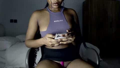 sonia  mis choco online show from 12-22-25, 06:27