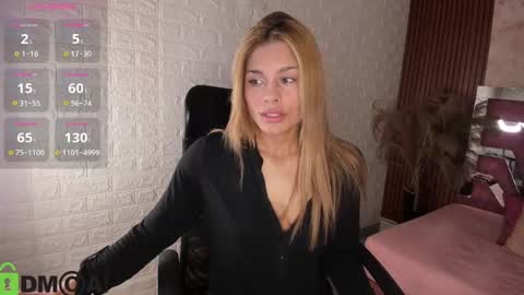 Snapshot of hot_cupid01 chatting on 10-11-25, 11:31 Valery online show from 10-11-25, 11:31