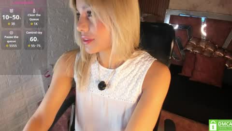 Snapshot of hot_cupid01 chatting on 05-08-26, 10:53 Valery online show from 05-08-26, 10:53