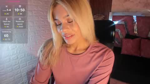 Snapshot of hot_cupid01 chatting on 06-05-26, 10:54 Valery online show from 06-05-26, 10:54